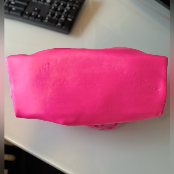 Neon Pink Faux Leather Crossbody Bag w/ Chain - NWT - Picture 11 of 11